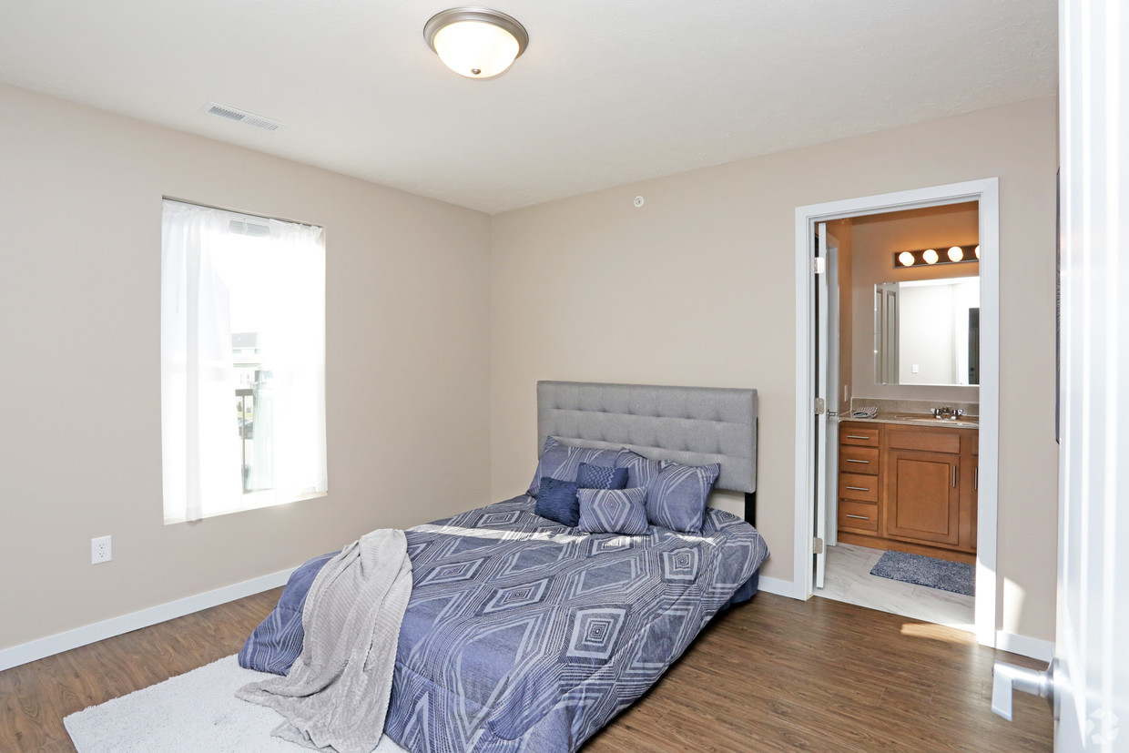 605 W. Cedar Street - 7