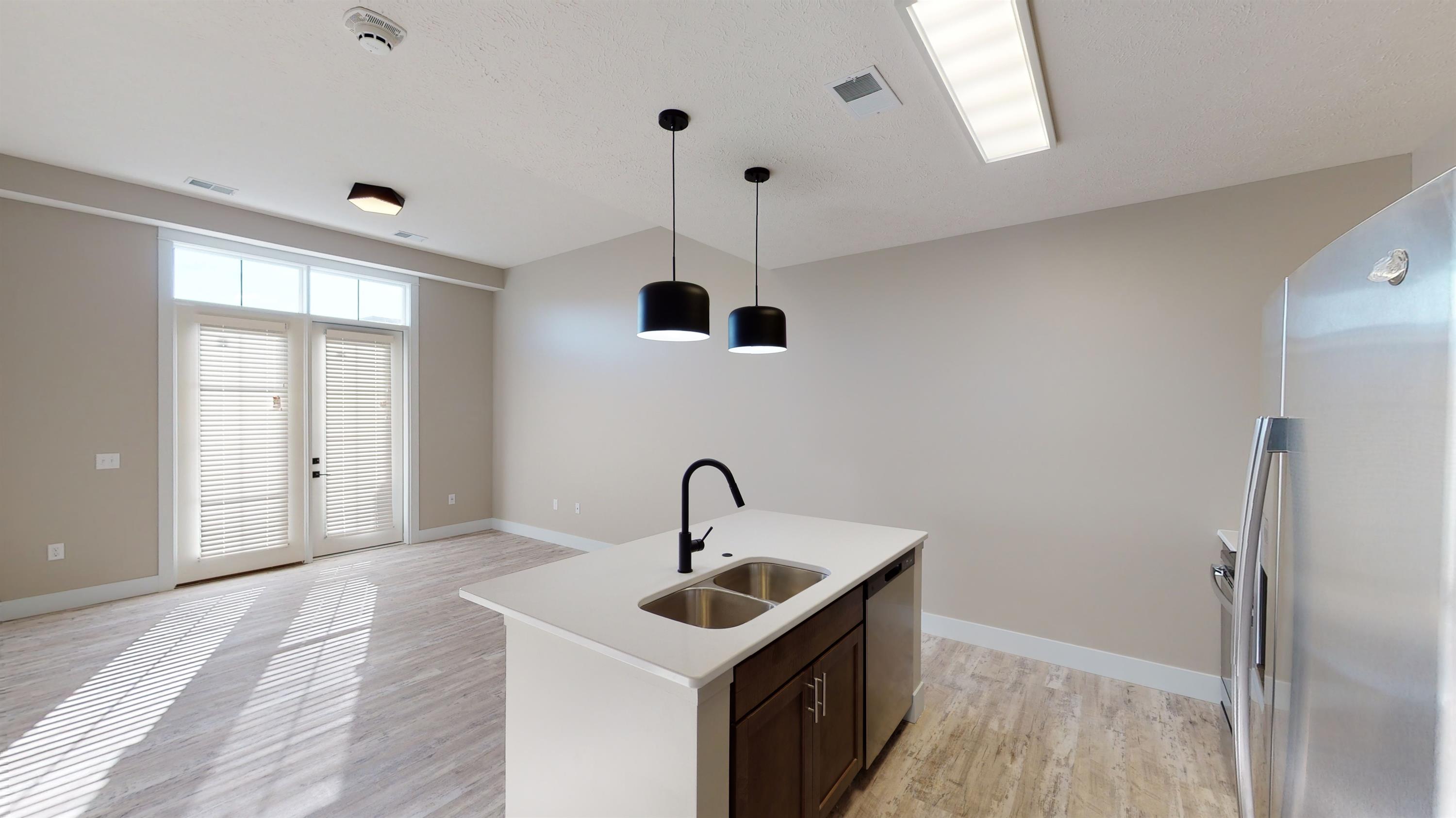 2114 University Drive - 213