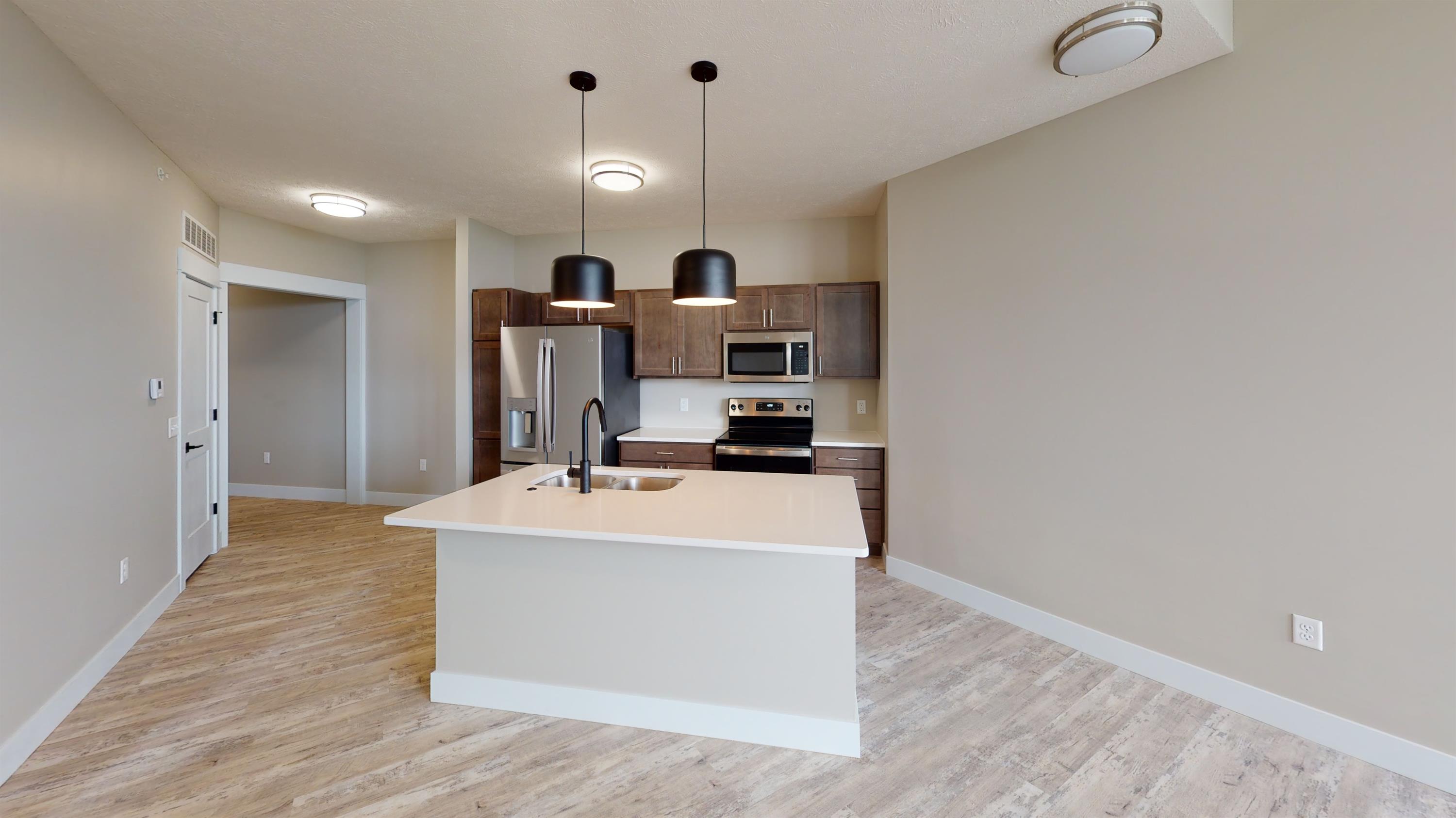 2112 University Drive - 303